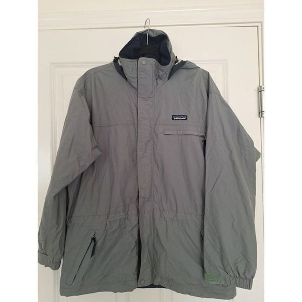 Patagonia rain green nylon jacket size M